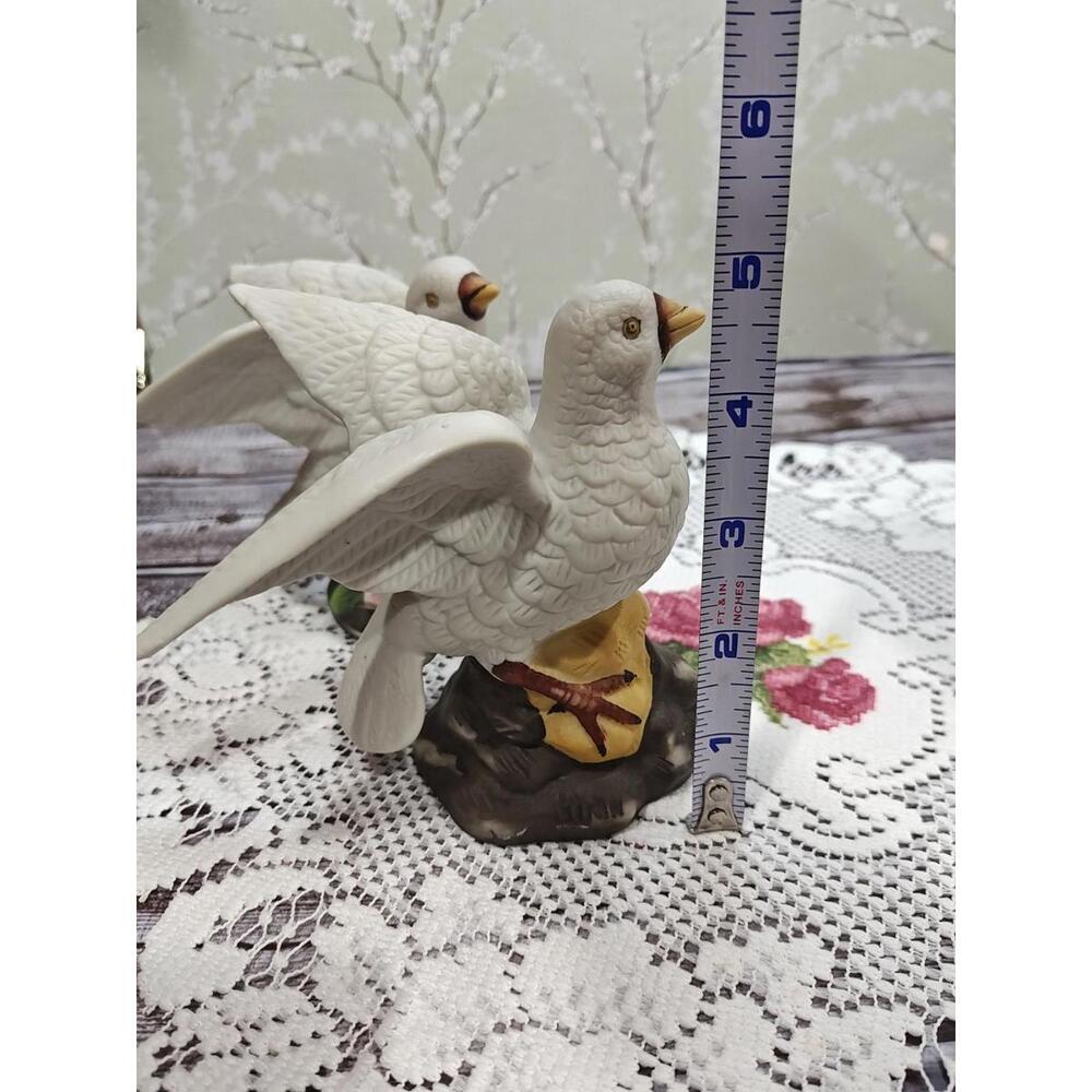 Vintage 2 Doves Figurines White Fine Porcelain Floral Base 5.5" Bird Collectible - Picture 11 of 14